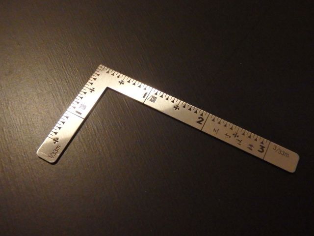 シンワ測定 曲尺小型三寸法師ステン3×1.5寸 表裏同目 ンワ測定 曲尺小型三寸法師ステン3×1.5寸 表裏同目