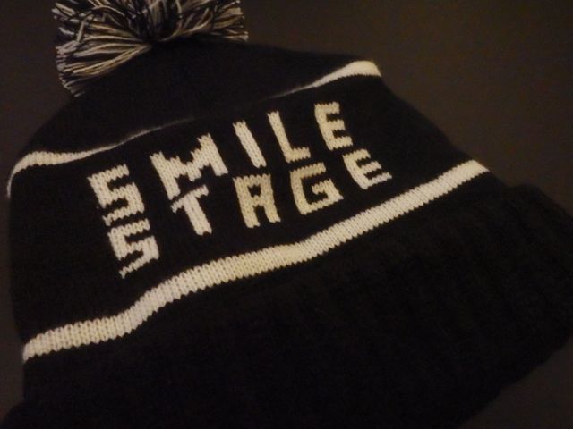 SMILE STAGE KNIT WEAR